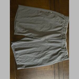 Adidas Size 40 Men’s Golf Shorts Gray Button Snap with Zipper